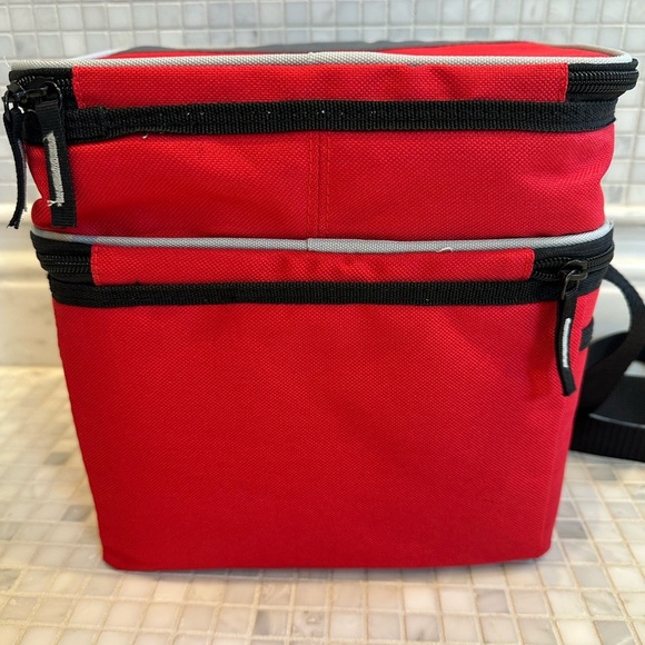 NWT California Innovations Two Level Red and Gray Cooler with - Picture 3 of 11